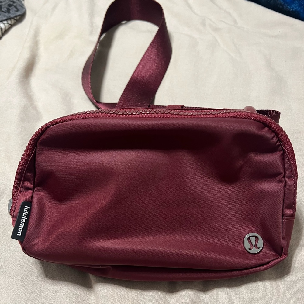 Lululemon 1L Everywhere Belt Bag